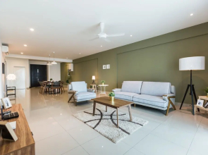 Spacious Seaview Suite