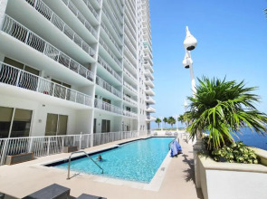 Amazing Ocean View & City View 3 BR in walkable downtown Brickell Miami