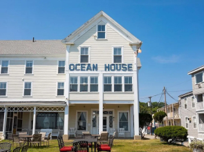 Ocean House Hotel & Motel