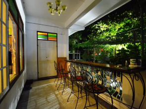 The Gallery 24, Art Cafe Guesthouse Chiang Mai