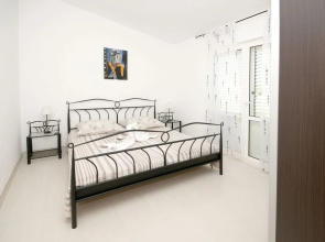 Apartment in Seget Donji With Terrace
