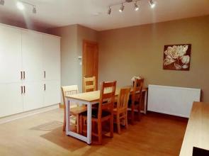 Yvi's 3 Bedroom Town Apartment