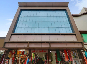 OYO 48685 Hotel Royal