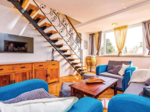 Seamans Apartment