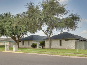 Welcoming Edinburg Apartment - Pet Friendly!