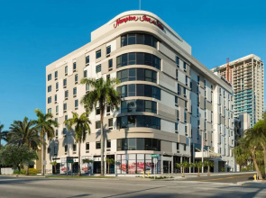 Hampton Inn & Suites Miami Wynwood Design District