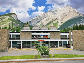 Moxy Banff