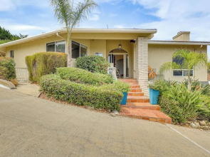 San Marcos Getaway w/ Deck & Lake Views!