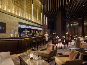 Отель Renaissance Beijing Wangfujing Hotel