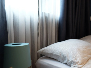 Sleep With Me Bangkok - BTS Phra Khanong