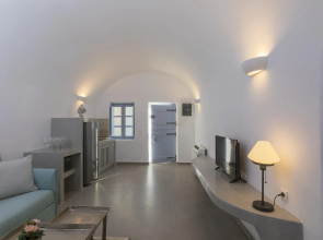 Ammoudi Sunset Cave, Santorini