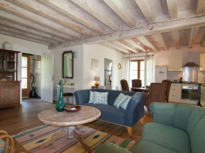 Beautiful domain with two heated swimming pools near a beautiful golf course