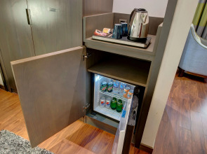 Howard Johnson Plaza By Wyndham Dubai Deira