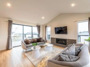 33 Star Apartment