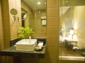 Goldberry Suites & Hotel Mactan