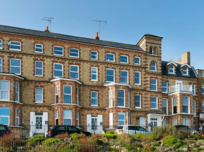 Luxury Two Bedroom Apartment with Fantastic Panoramic Sea Views