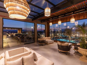 Posh Club by SUNRISE Tucana