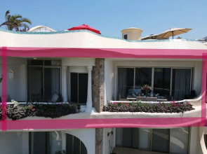 Ocean Front Penthouse Pool Sleeps 8 People