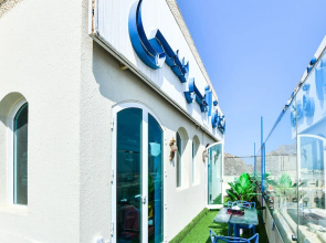 OYO 137 Marina Hotel