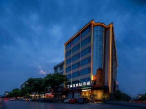 Jinlong Boutique Hotel (De'an Railway Station Liansheng Happy City Branch)