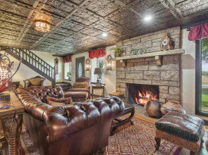 The Funky Monkey Inn