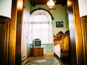 Antique House Hotel