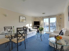 Cozy Apartment in Brighton near Sea