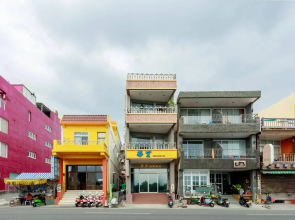 Hua Hung Guest House(屏東華宏海景旅店)