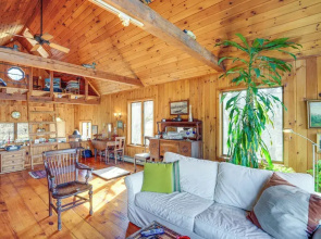 Ski, Sip & Snuggle: Cozy Catskills Gem w/ Views!