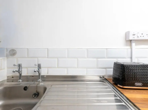 96 Caerleon Road Apartment B