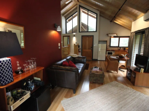 Woodlands Rainforest Retreat