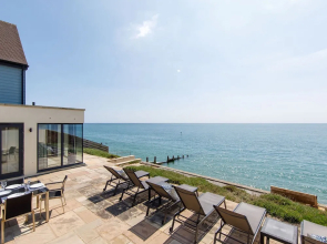 The Sea House - Ultimate Seafront Living Sunsets