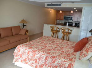 Mahana Resort #612 Studio Bedroom Condo by RedAwning