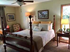 Sisters on Sycamore Bed & Breakfast