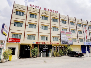 Diamond Hotel by OYO