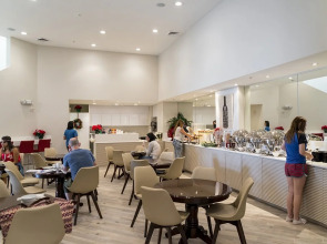 The Point Hotel & Suites