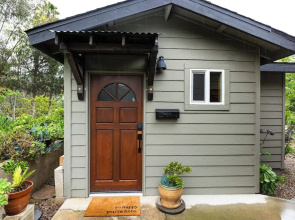 Sip, Golf & Unwind: Couple's Retreat in Fallbrook
