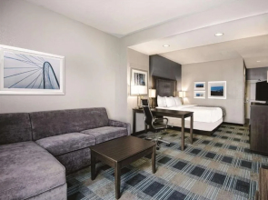 La Quinta Inn And Suites Victoria - South