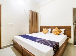 SPOT ON 40073 Yash Homestay