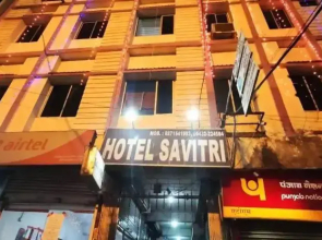 Hotel Savitri