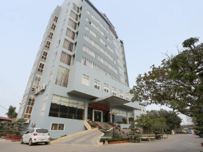 Central Phu Hung Hotel
