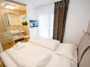 Finest Penthouse Waterside Zell am See