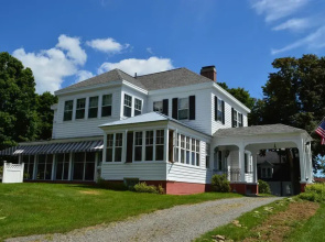 Brewster Inn