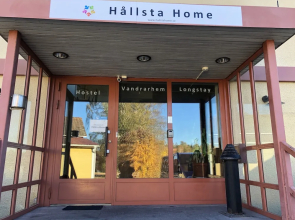 Hållsta Home Vandrarhem - Hostel