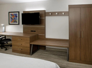 Holiday Inn Express Hotel & Suites Canton, An Ihg Hotel