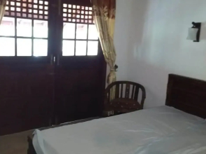 Yoho Lavonrich Bungalow