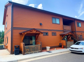 Canyon Plaza Premier Studios and Apts