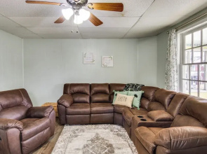 Family-friendly Altoona Abode w/ Spacious Patio!