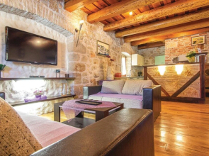 Amazing Home in Porec With Wifi and 2 Bedrooms