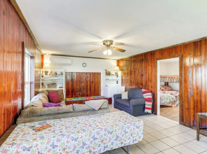 Arkansas Cabin w/ Deck < 1 Mi to Norfork Lake